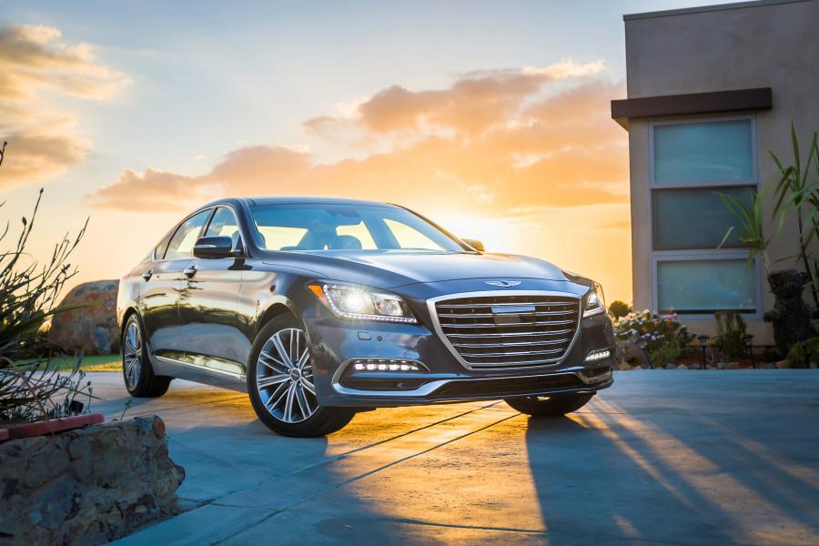  Genesis G80 2017 года  (NA) (фото 10 из 23)